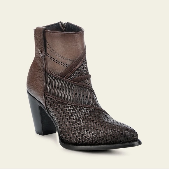 NIB Cuadra Genuine Leather Ankle Boots